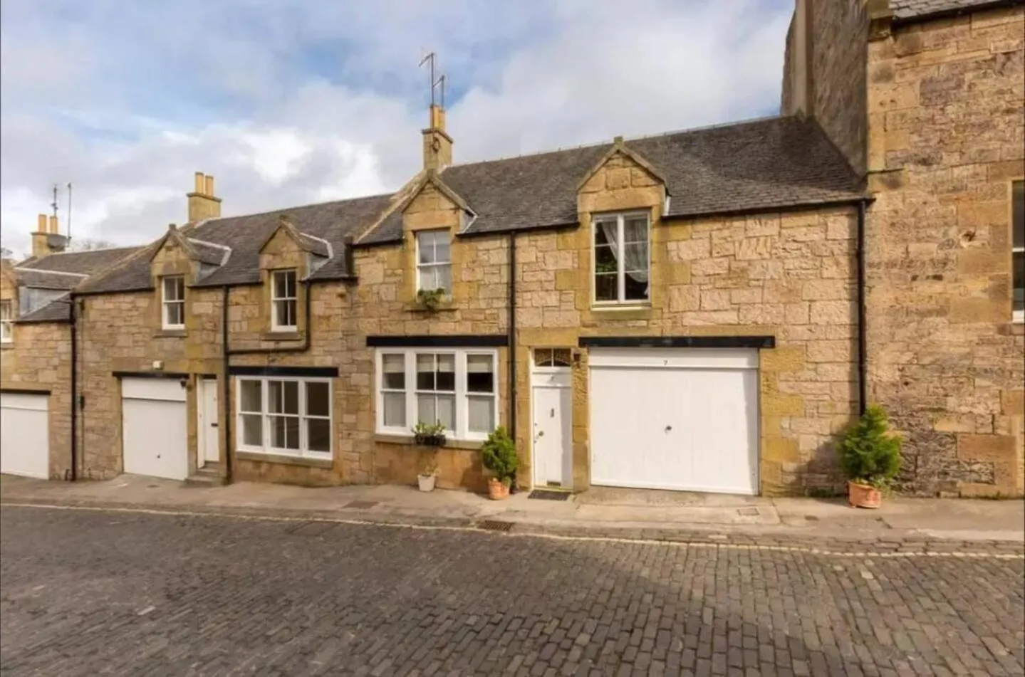 3 Bedroom Apartment West End For Booking First Meessage Me See Pics Edinburgh United Kingdom