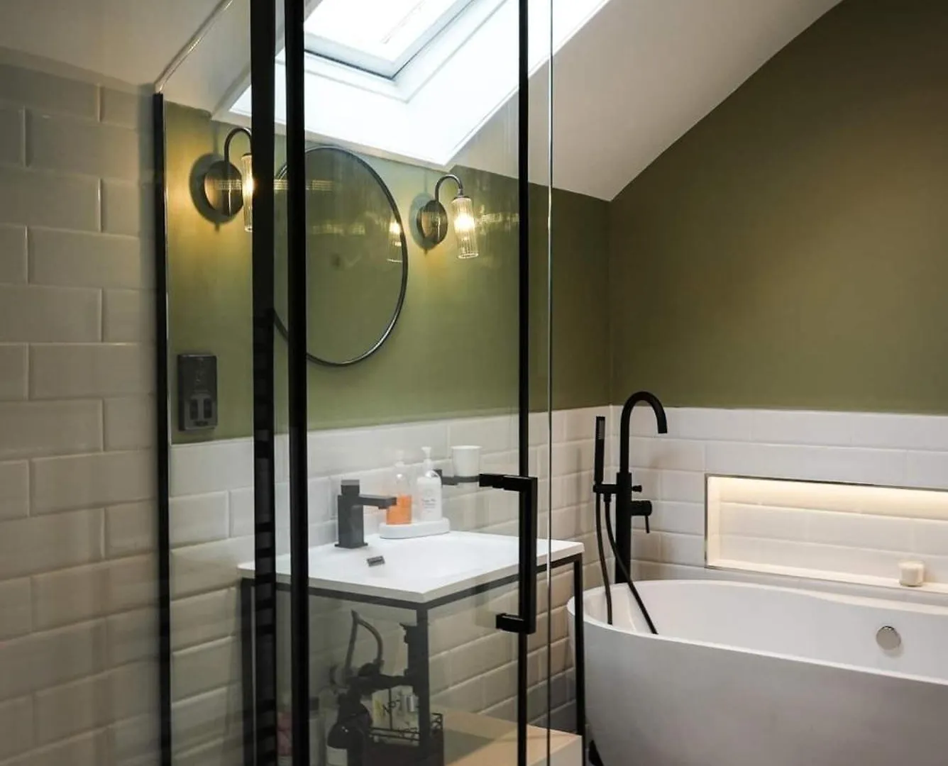 3 Bedroom Apartment West End For Booking First Meessage Me See Pics Edinburgh