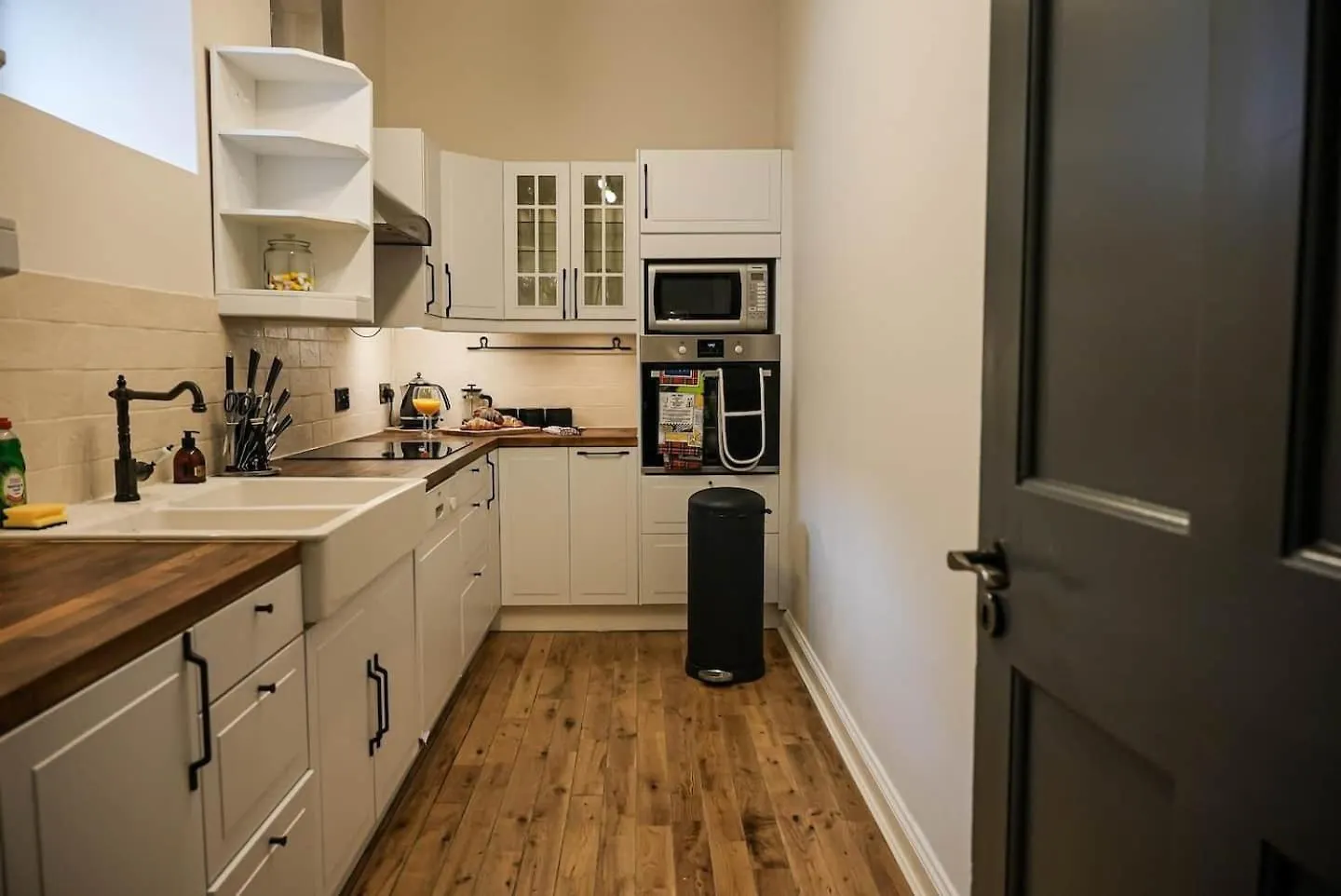 3 Bedroom Apartment West End For Booking First Meessage Me See Pics Edinburgh