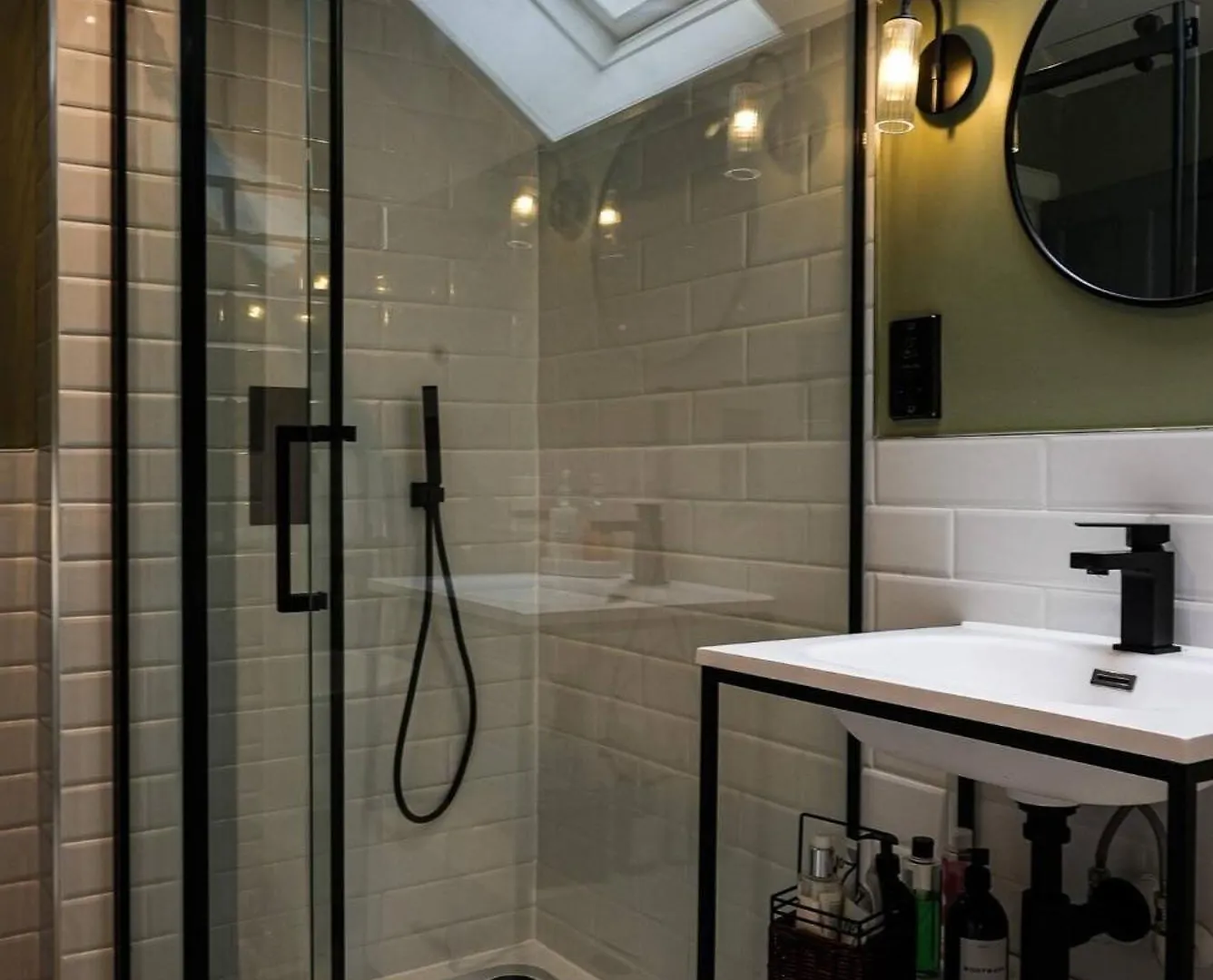 3 Bedroom Apartment West End For Booking First Meessage Me See Pics Edinburgh United Kingdom
